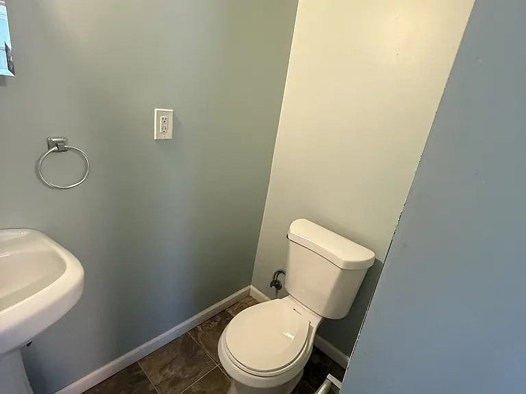 1308 Hanford Ave — Photo 9