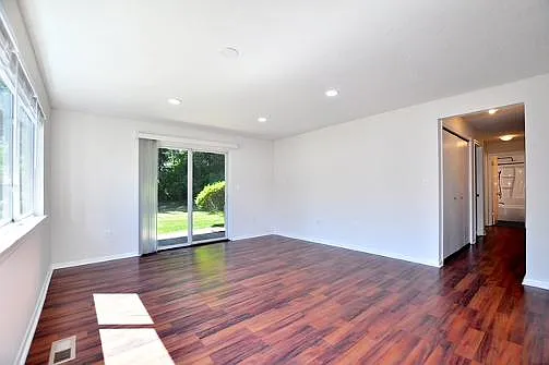 51 Hilltop Dr — Photo 9