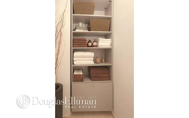 Rented by Douglas Elliman | media 35