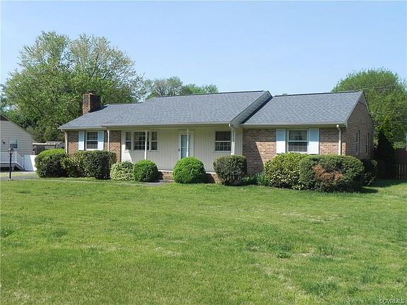 2nd image of 7415 Lexington Dr