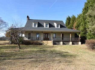 381 Hummingbird Ln, Chesnee, SC 29323