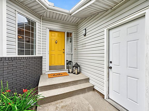4th image of 42 Charlton Cres