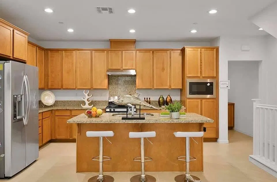 4 bed, 1716 sqft, $1,490 — Photo 1