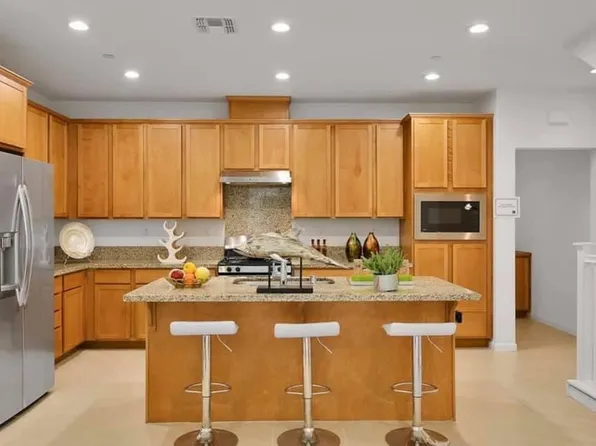 2013 Jubilee Dr #1, Hayward, CA 94541