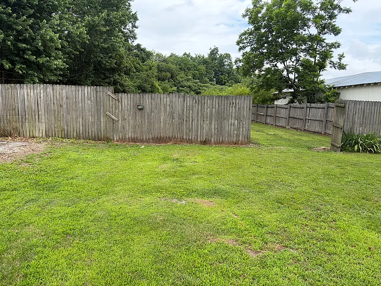 1205 Ray St — Photo 3