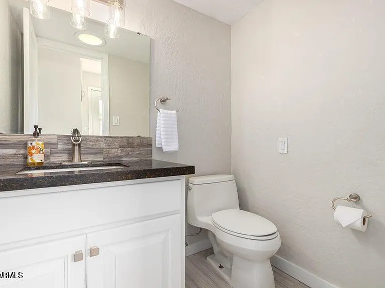 956 Castillo Dr E — Photo 19