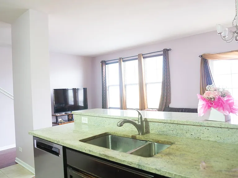 506 Grosvenor Ln — Photo 24