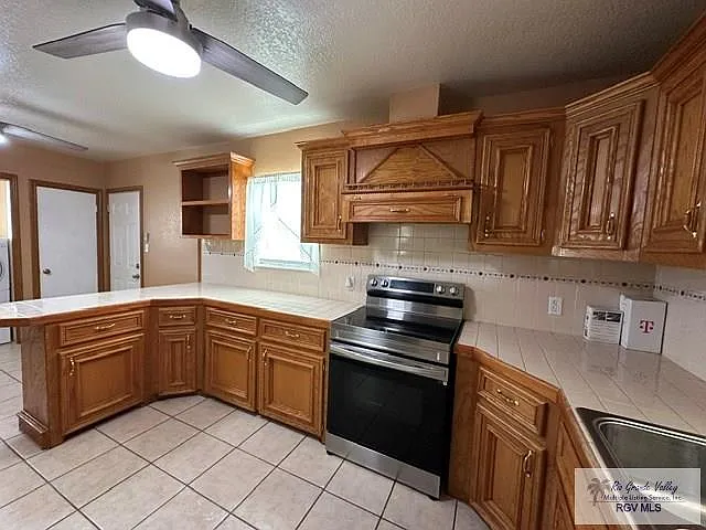 2024 E 19th St — Photo 12