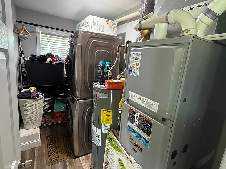 4 Patricia Ln — Photo 17