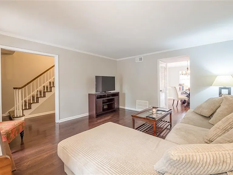 6520 Roswell Rd #49 — Photo 5