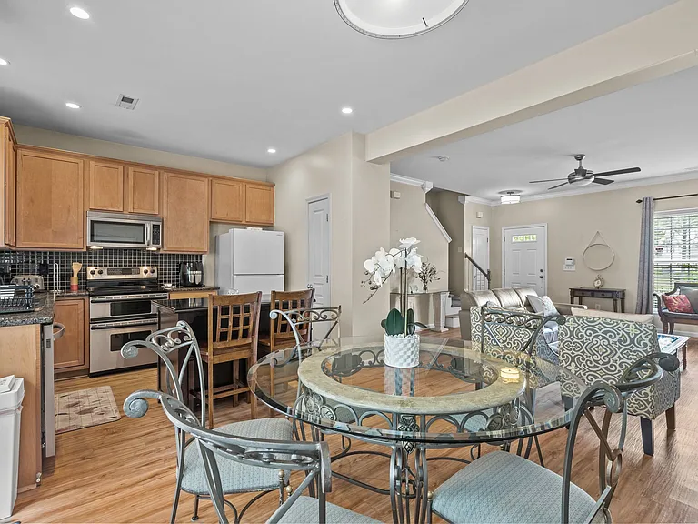 4134 Brenmar Ln — Photo 8