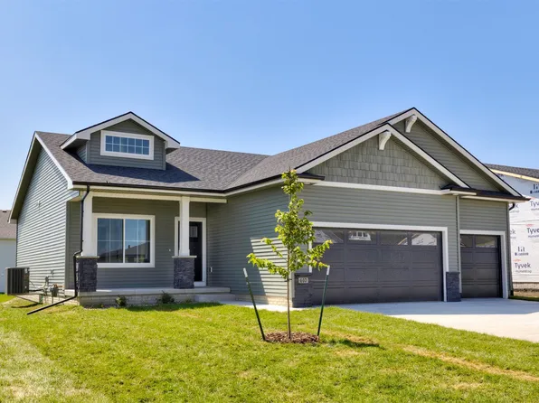 610 NW Atlas Ln, Waukee, IA 50263