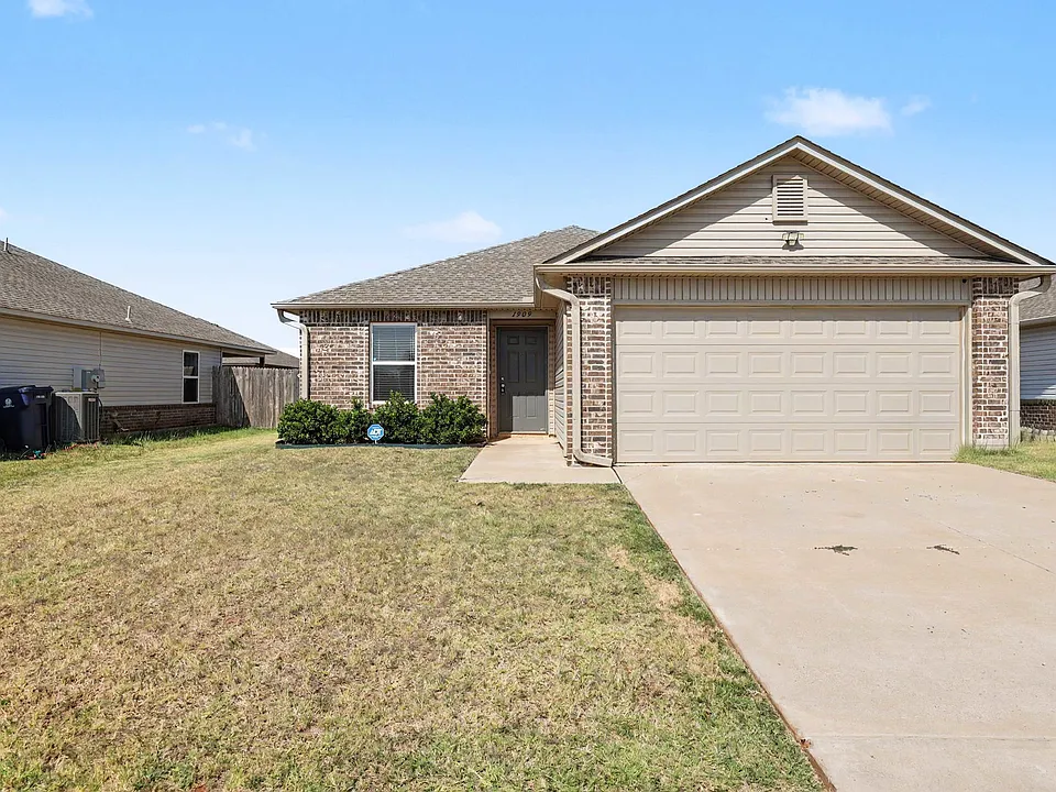 1909 Hannah Ln