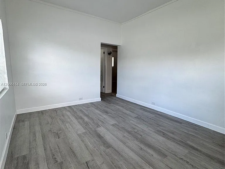 568 E 49th St — Photo 3