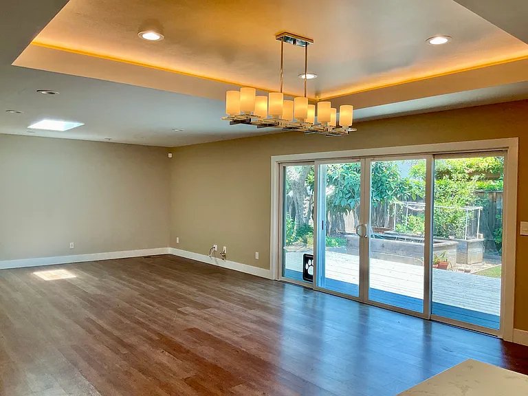 10446 Plum Tree Ln — Photo 2