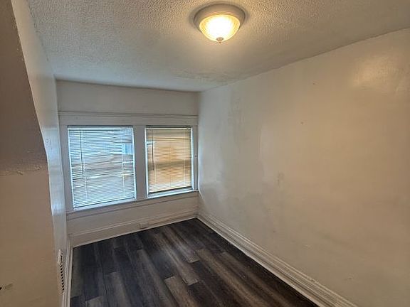 3rd image of 9904 North Blvd