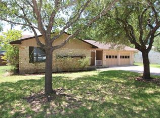2003 Donna Dr, Taylor, TX 76574