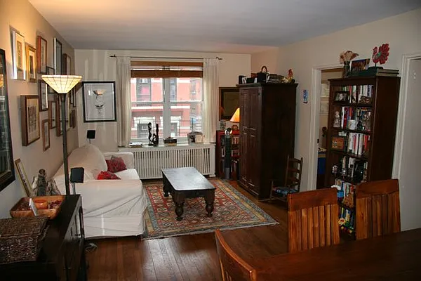 Rented by City Connections Realty | media 3
