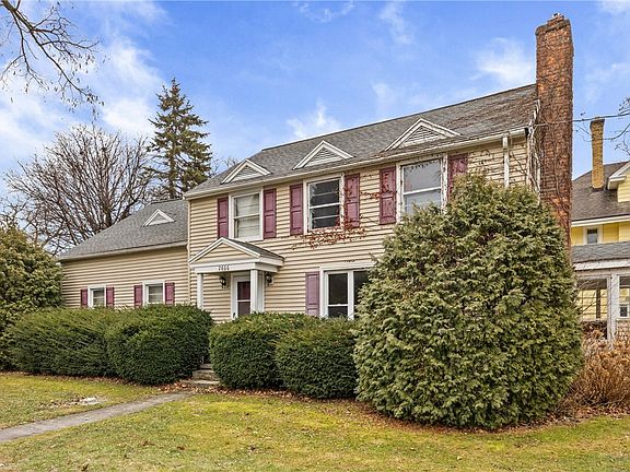 3rd image of 2866 Saint Paul Blvd