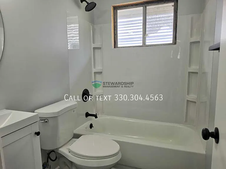 2555 Edwin Ave #2555 — Photo 10