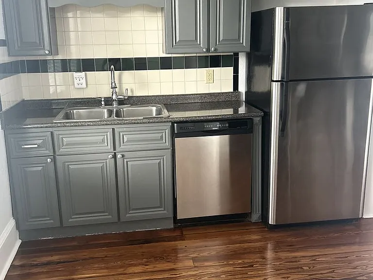 614 E Gwinnett St — Photo 2