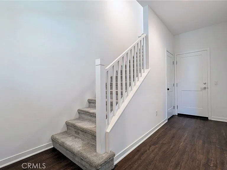 231 Babson Ct — Photo 4