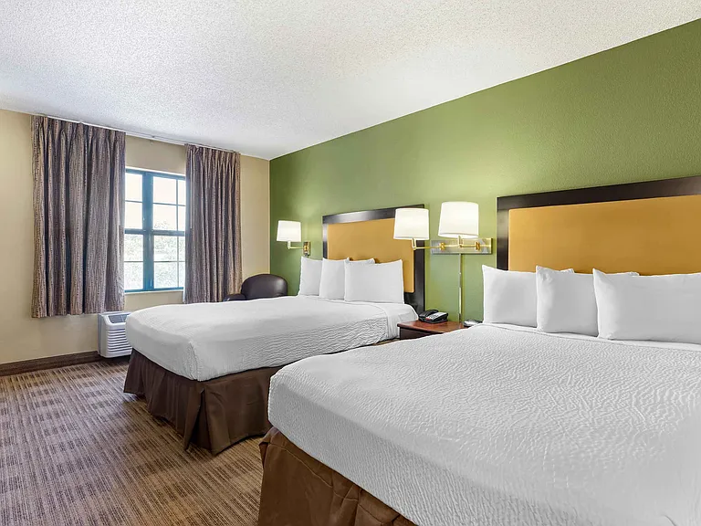 Studio Suite - 2 Full Beds