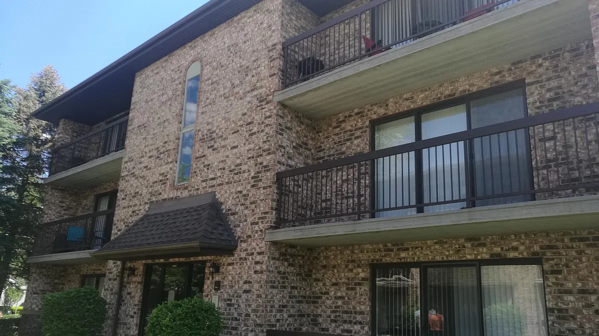 Building Photo - 14802 Kenton Ave #2A