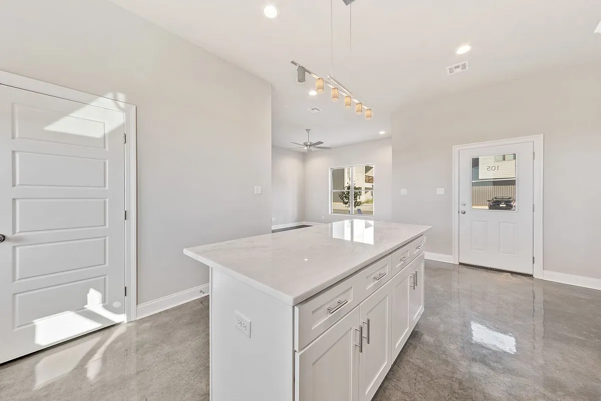 Building Photo - 119 Gadwall Dr