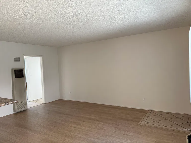 615 E Magnolia Blvd #D — Photo 12