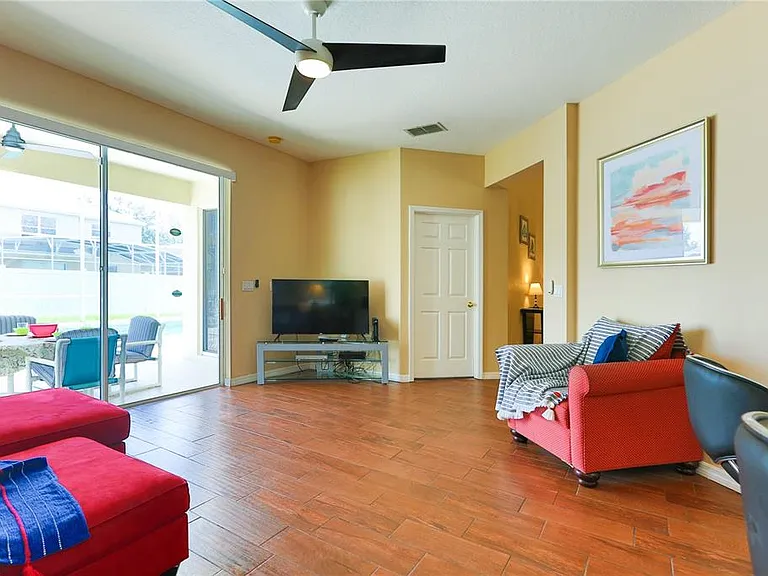 331 Henley Cir — Photo 7