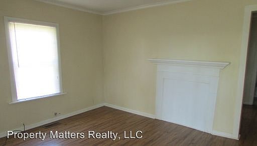 2nd image of 1915 Winget St