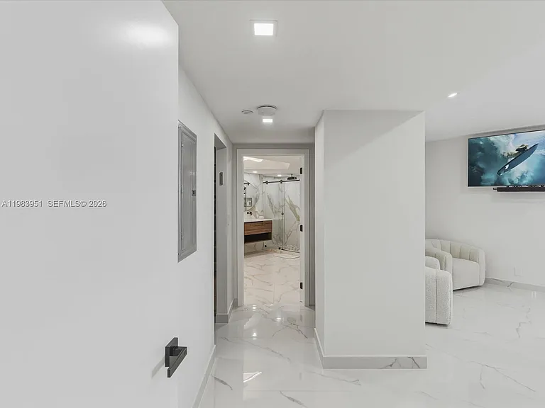 3000 Island Blvd #1501 — Photo 9