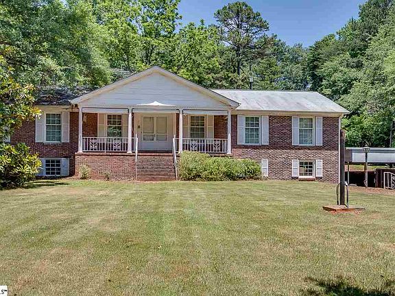 2nd image of 150 Rolling Green Cir