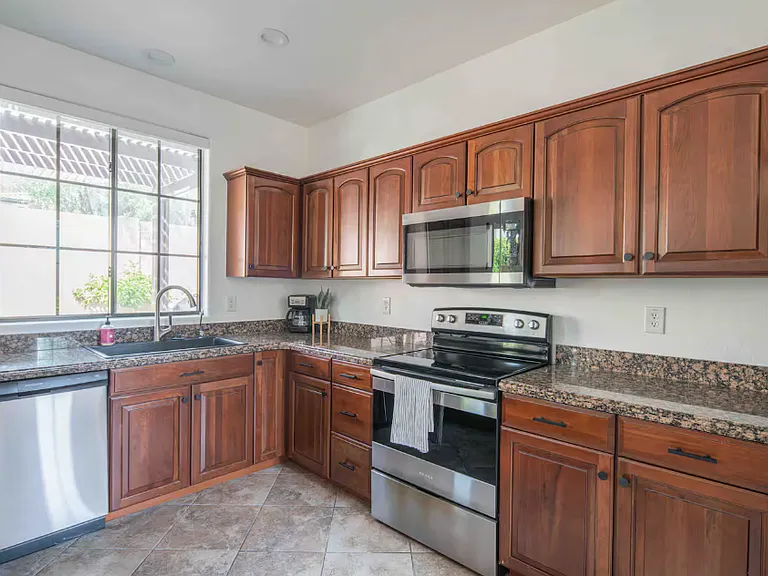 2392 W Dusty Wren Dr — Photo 3