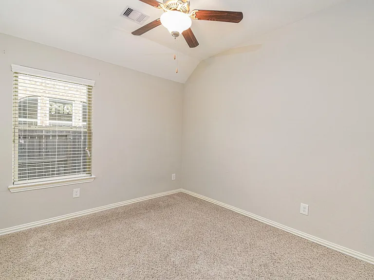 9403 Briscoe Bend Ln — Photo 17