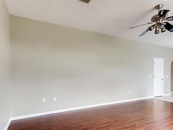 3rd image of 16018 Chichester Ct