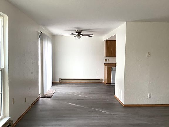 3rd image of 6465 Lewis Dr NE