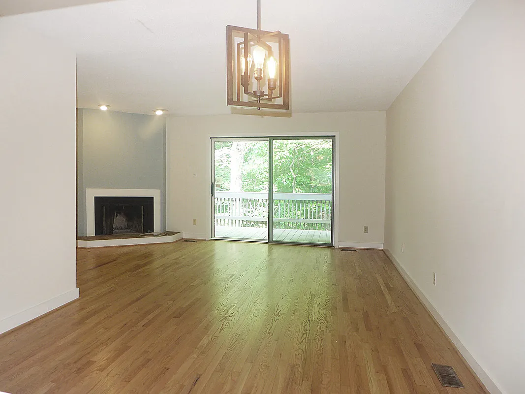2 bed, 1.5 bath, 1711 sqft, $1,750 — Photo 2