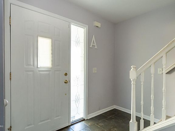 3rd image of 5920 Oshtemo Woods Ln