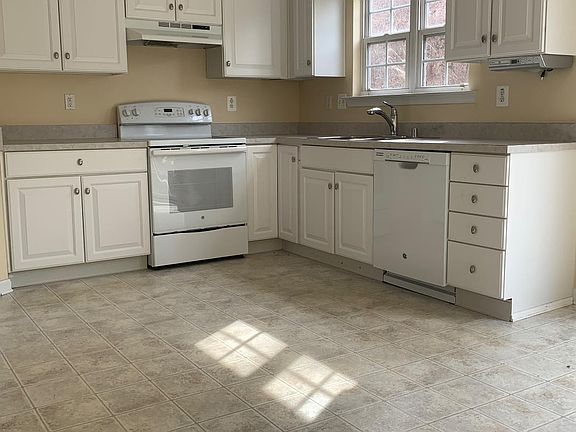 4th image of 26 Branford Way