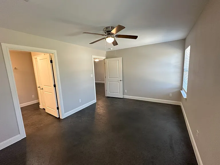 428 E Nelson St — Photo 14