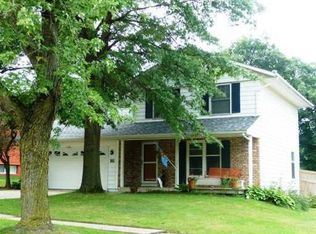 16 Clive Dr NW, Cedar Rapids, IA 52405