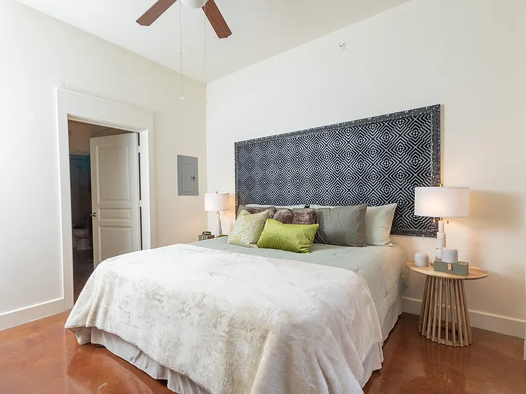 Sabine Street Lofts — Photo 33