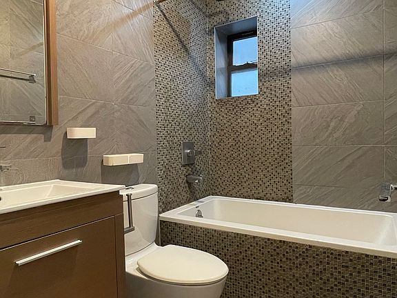 5th image of 144 Woodruff Ave #2E