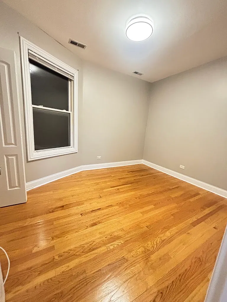 3300 N Sacramento Ave — Photo 4