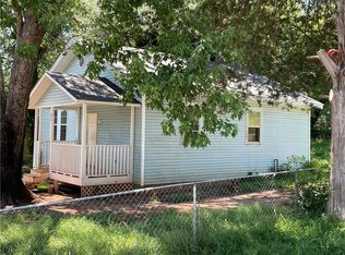 31 Sirrine St, Seneca, SC 29678