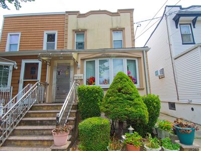 71-28 66th Drive, Middle Village, NY, 11379