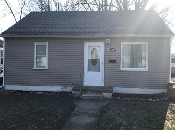 34295 Glover St, Wayne, MI 48184