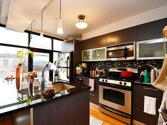 3rd image of 365 Union Ave APT 2D